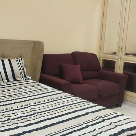 Holiday Home 2 Bedrooms Apartment For Family Only Шарджа Экстерьер фото