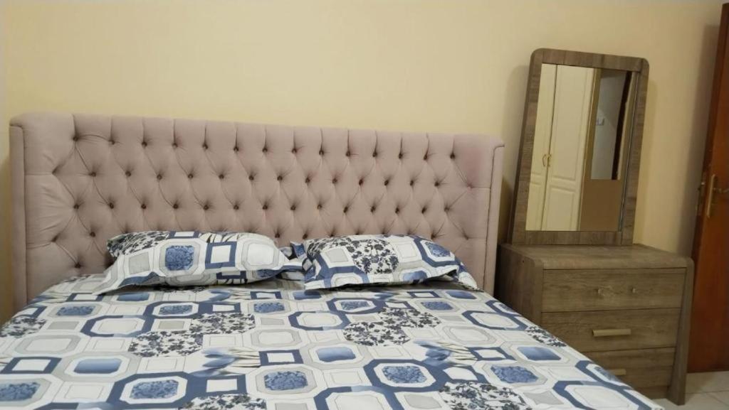 Holiday Home 2 Bedrooms Apartment For Family Only Шарджа Экстерьер фото